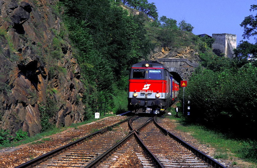 k-005.1 BB 2043.015 Einfahrt Stein- Mautern 15.08.1998 foto herbert rubarth