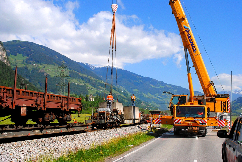 k-006. ZB Bauzug zw. Bichl und Mayrhofen 14.05.2012 foto ingo kroneberger