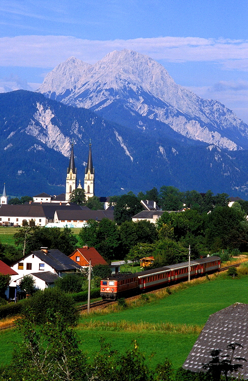 k-011 bei Admont mit Stiftskirche 09.08.2001 foto herbert rubarth