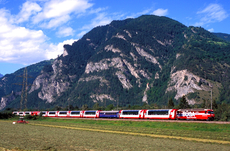 k-AB 005 Glacier Express zwischen Rothenbrunnen & Rodels- Realta 25.08.2010 foto herbert rubarth