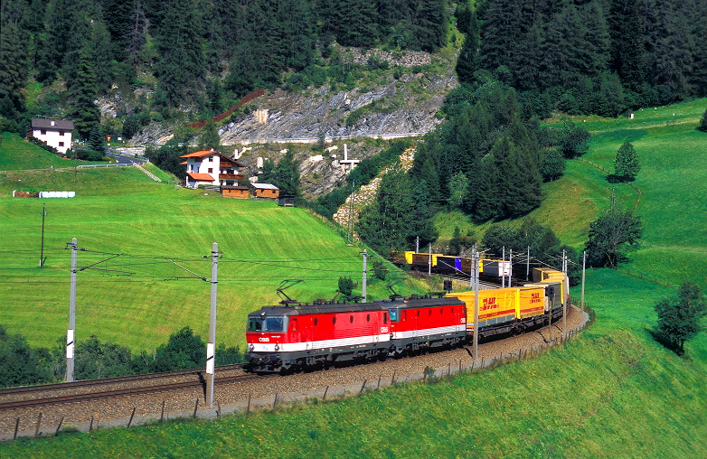 k-BB001 Brennerbahn 2 x 1144 Gterzug bei St. Jodok nachmittags 03.09.2007foto herbert rubarth