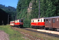 k-k-MZB023_Zugkreuzung_Bf._Schwarzenbach_20.06.1995