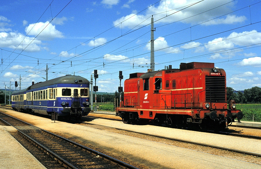 k-002 BR 2045.014 &  5046.215 am 25.07.1987 Bf. Hadersdorf a. Kamp foto herbert rubarth