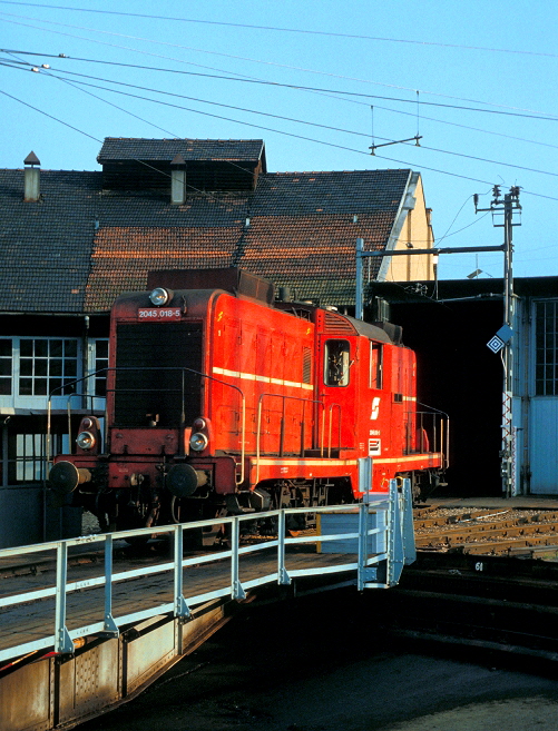 k-010. WB 2045 018-5 Zf. Krems Donau 24.07.1987 hr