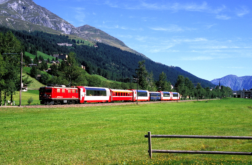 k-014 Glacier Express mit Ge 4.4 I. am 26.08.2010 bei Davos- Islen foto herbert rubarth