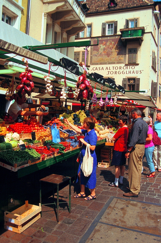 k-022 Obstmarkt Bozen 2005