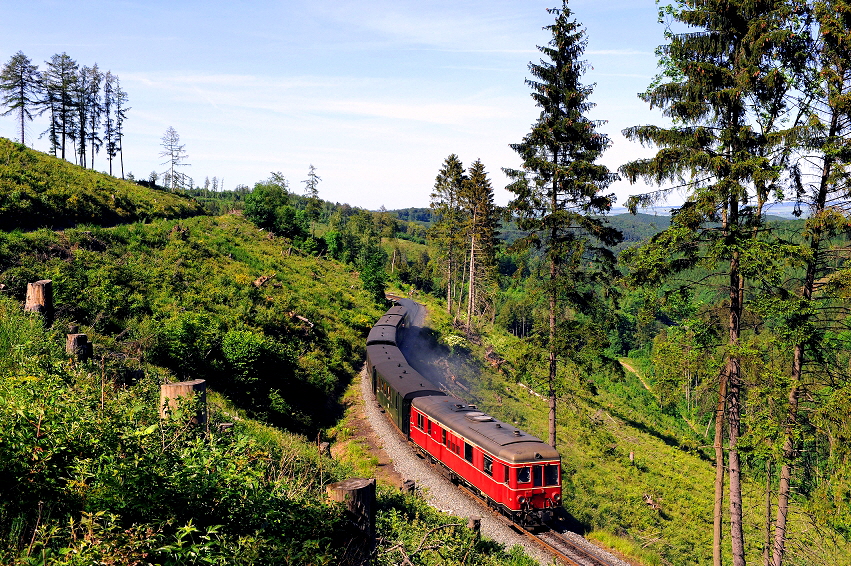 k-1013 Triebwagen T 3 im Drngetal 02.06.2011 hr