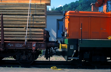 k-fs 062 Kapfenberg Puffer Vl 23 und Rungenwagen 1995